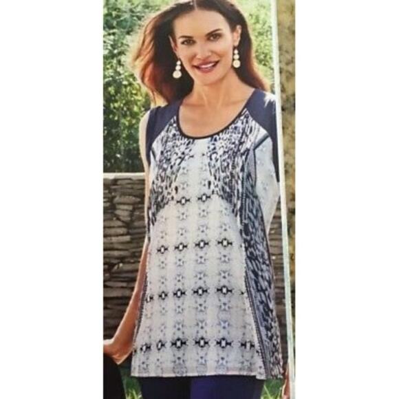 ⭐️35$20 CAbi Blue Snake Print Lightweight Blouse Size Medium - Picture 1 of 11
